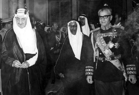 غریبِ آشنا غریبِ آشنا