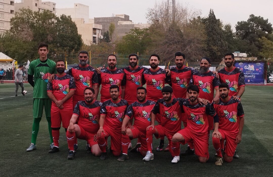 عکس چند مداح مشهور با شورت ورزشی عکس چند مداح مشهور با شورت ورزشی