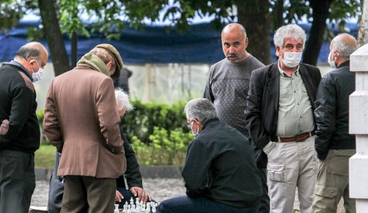 کدام یک از بازنشستگان نمی‌توانند وام ۵۰ میلیونی بگیرند؟