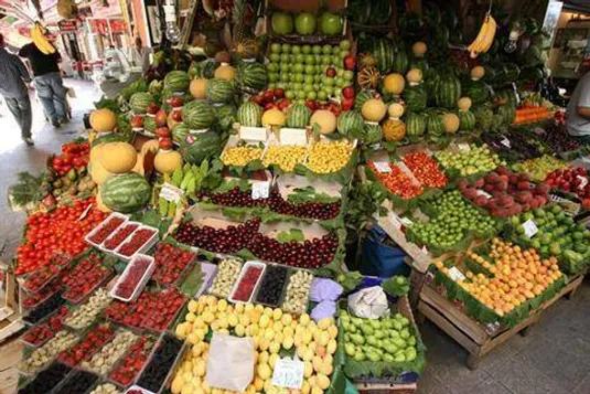 در بازار میوه چه می&zwnj;گذرد؟