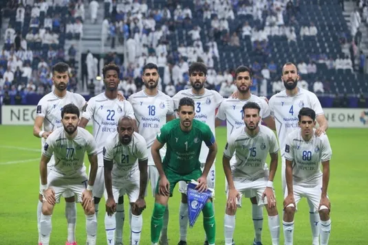 استقلال موسیمانه ۳-۴-۳ بازی می&zwnj;کند
