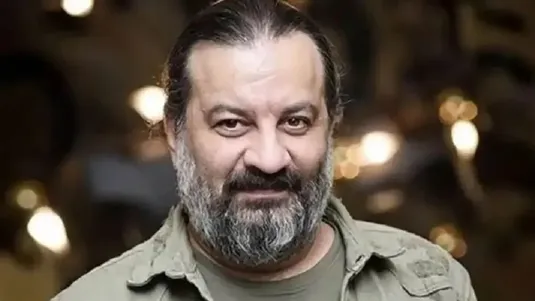 قاسم&zwnj;خانی خبر همکاری با مهران مدیری در تلویزیون را رد کرد
