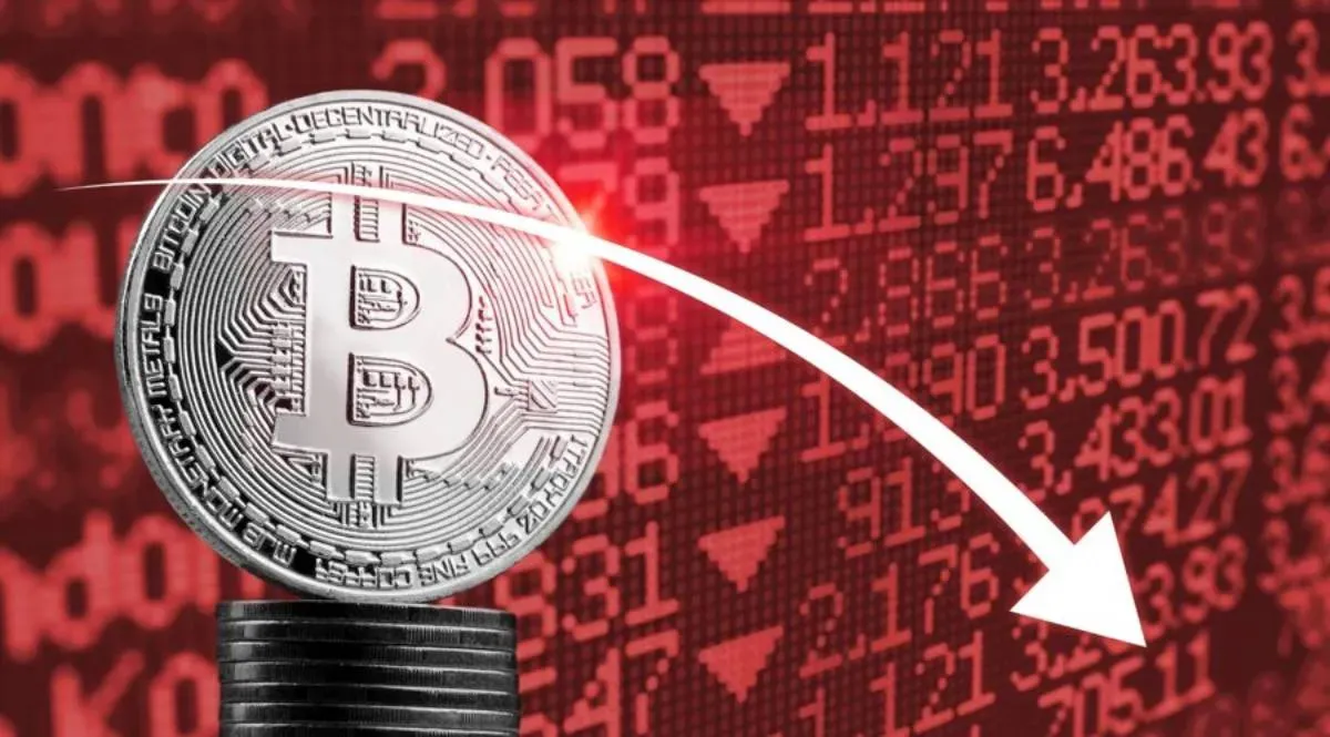 بیت‌کوین زیر فشار فروش؛ آدرس‌های فعال به پایین‌ترین حد ۴ سال اخیر رسید