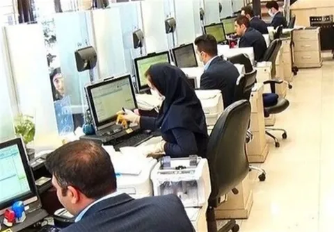 این ادارات ۵۰ درصد دورکاری شدند/ فعالیت‌ بانک‌ها چگونه است؟