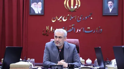 اولویت مناطق آزاد، جذب سرمایه‌گذاری داخلی و خارجی باشد/ تشکیل شورای راهبری مناطق آزاد