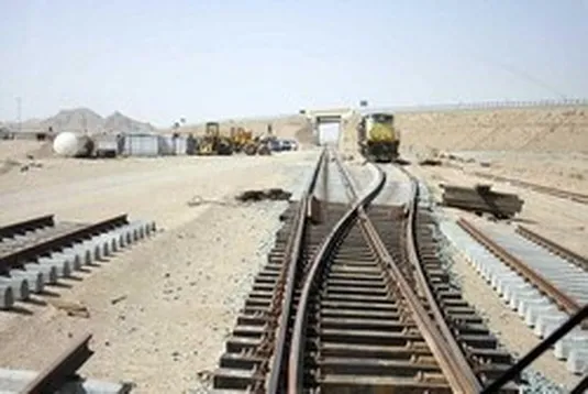 خطیبی: پیشرفت راه&zwnj;آهن چابهار - زاهدان از ۸۴ درصد عبور کرد