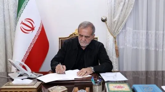 پزشکیان: حفظ آرامش بازار کمتر از مجاهدت در جبهه&zwnj;های نبرد نیست