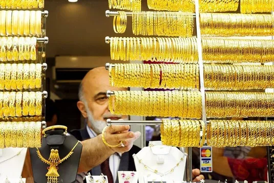 طلای ۱۸ عیار نرخ ارز دلار سکه طلا پنجشنبه ۶ آذر ۱۴۰۴ + جدول