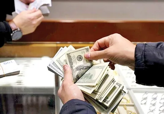 مجوز فروش &laquo;پیش دریافت ارز&raquo; در بازار ارز تجاری صادر شد