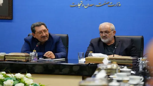 اتابک: محدودیت&zwnj;های انرژی صنایع کاهش می&zwnj;یابد