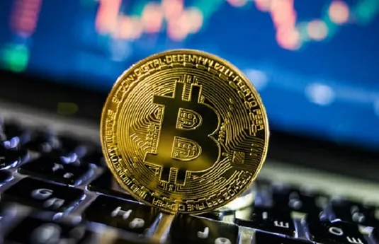 آیا قیمت بیت کوین به ۱۰۰ هزار دلار می&zwnj;رسد؟