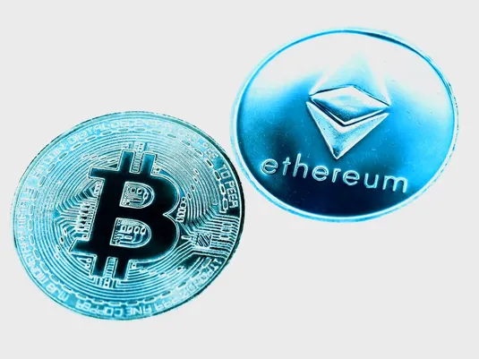 قیمت بیت&zwnj; کوین و اتریوم امروز یکشنبه ۱۷ اسفند ۱۴۰۴