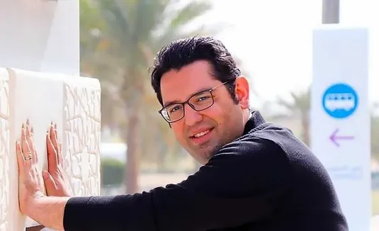 حمله مجری برنامه فوتبال برتر به دروازه&zwnj;بان استقلال/ آقایان مدیر با اسم رئال و بارسا فریب نخورید