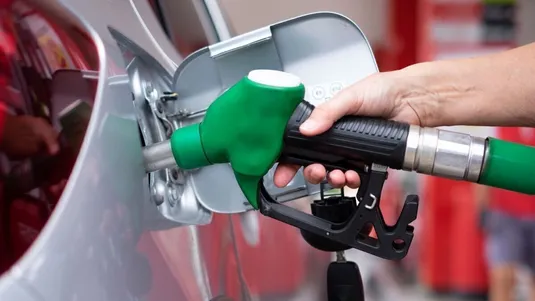 رهایی از بحران سوخت در گرو حمایت دولت از پالایشگاه&zwnj;های کشور