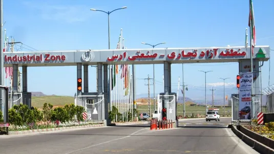 انفعال در مناطق آزاد و لزوم تصمیم عاجل دولت؛ اشتغال بومیان اولویت باشد
