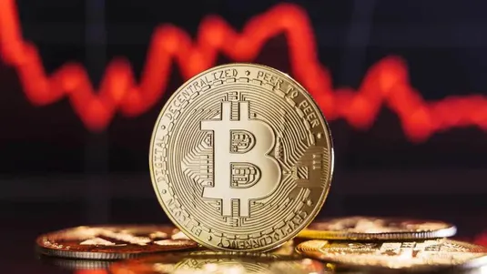 بیت&zwnj;کوین و اتریوم زیر فشار اصلاح قیمت