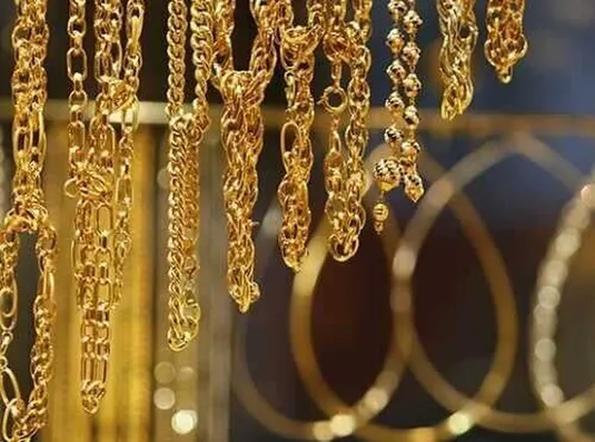 طلای ۱۸ عیار نرخ ارز دلار سکه طلا سه شنبه ۴ آذر ۱۴۰۴ + جدول
