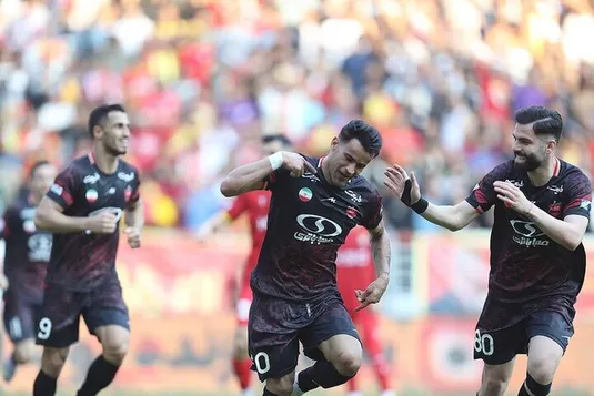 استقلال قرارداد ستاره پرسپولیسی را فسخ کرد!