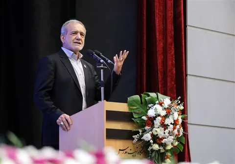 پزشکیان: صرفه‌جویی را از دولت کلید زدیم/دانشگاه برای مشکلات راه‌حل دهد