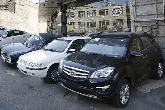 ترخیص۲۲ هزار خودرو وارداتی در نیمه نخست امسال