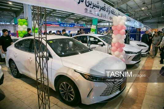 حقوق ورودی خودرو&zwnj;های بنزینی در ۱۴۰۵ حداقل ۱۰۰ درصد شد