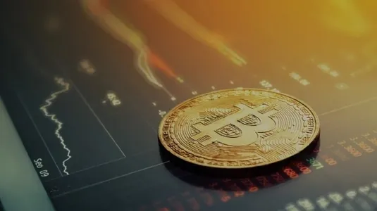 جنگ عرضه و تقاضا در اوج؛ بیت&zwnj;کوین روی خط شکست یا شکوفایی؟