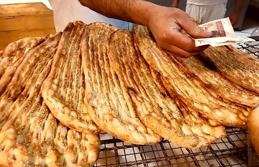 گرانفروشی ۲۰۰درصدی نان در تهران/نانواها از هیچ کس نمی ترسند!