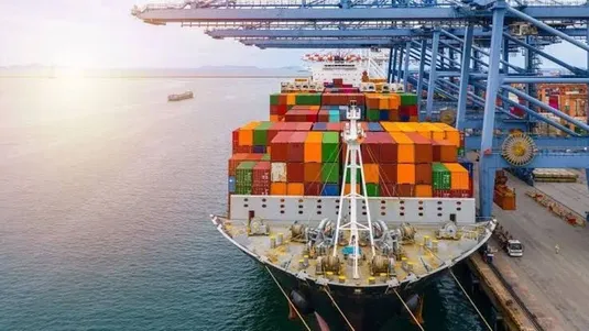 ترخیص ۲۲۰ میلیون دلار دارو و تجهیزات پزشکی در جنگ رمضان