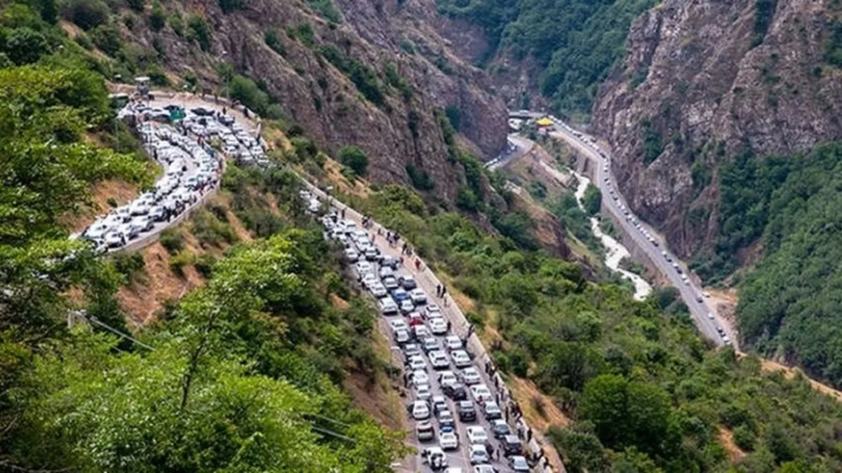 مه‌گرفتگی و بارش پراکنده در محورهای چالوس، فیروزکوه و هراز
